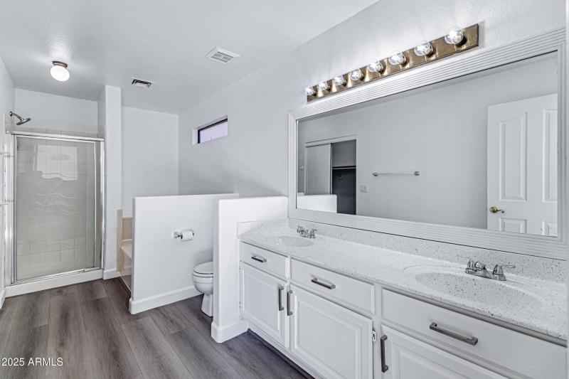 4423 E Amberwood Dr-23