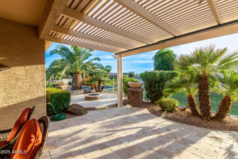 Outdoor Oasis in the Desert!