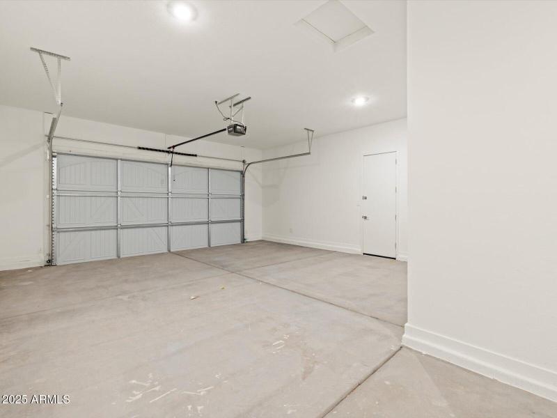 Tandem garage with Opener