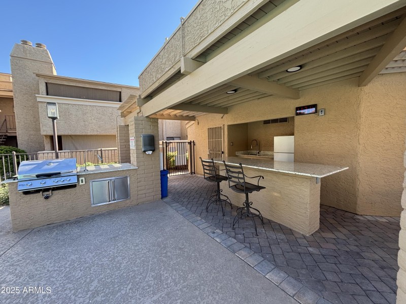Pool/Outdoor Kitchen