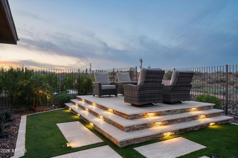 Elevated Firepit Seating