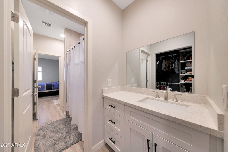 Jack N Jill Bathroom