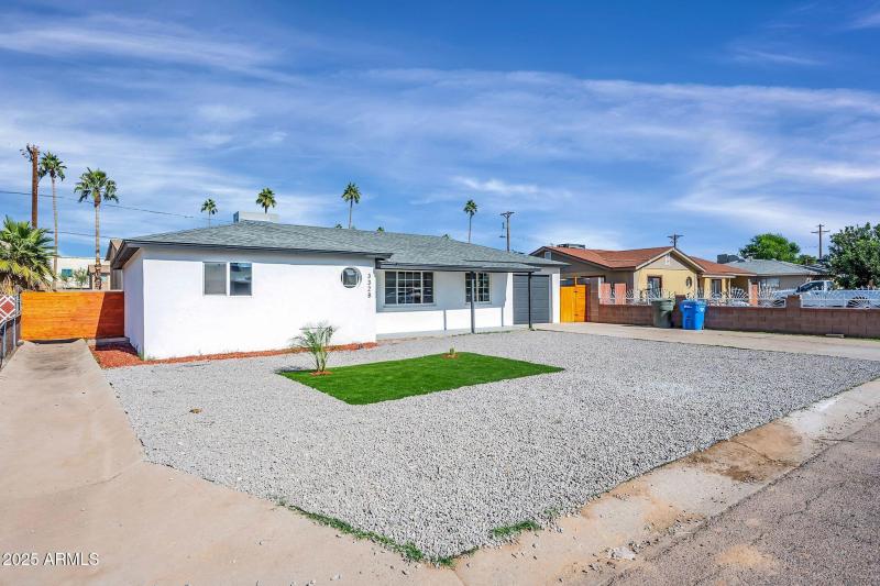 3328 E Willetta St-2