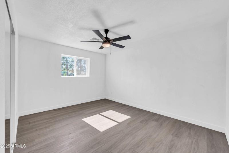 3328 E Willetta St-21