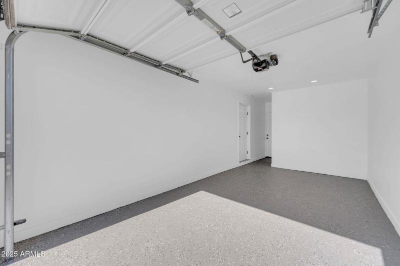 3328 E Willetta St-24