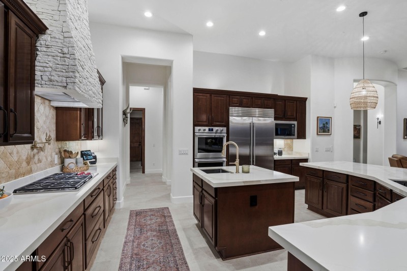 027__11409 E Minton St