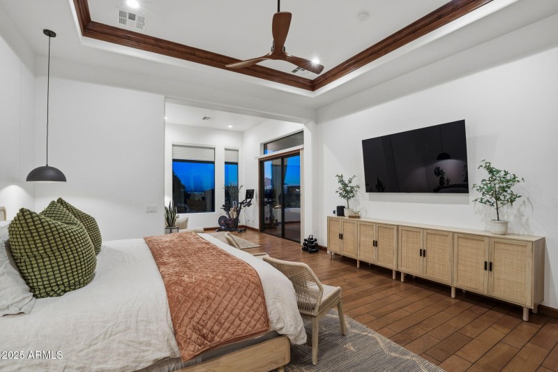 037__11409 E Minton St