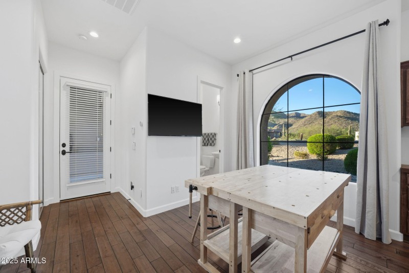 045__11409 E Minton St