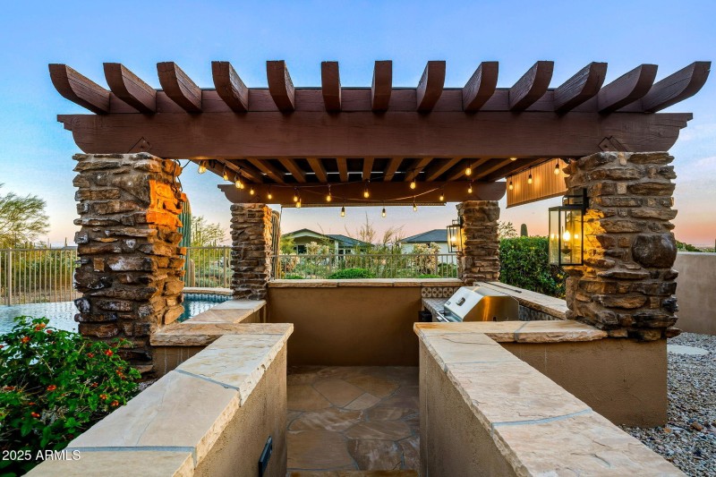 060__11409 E Minton St