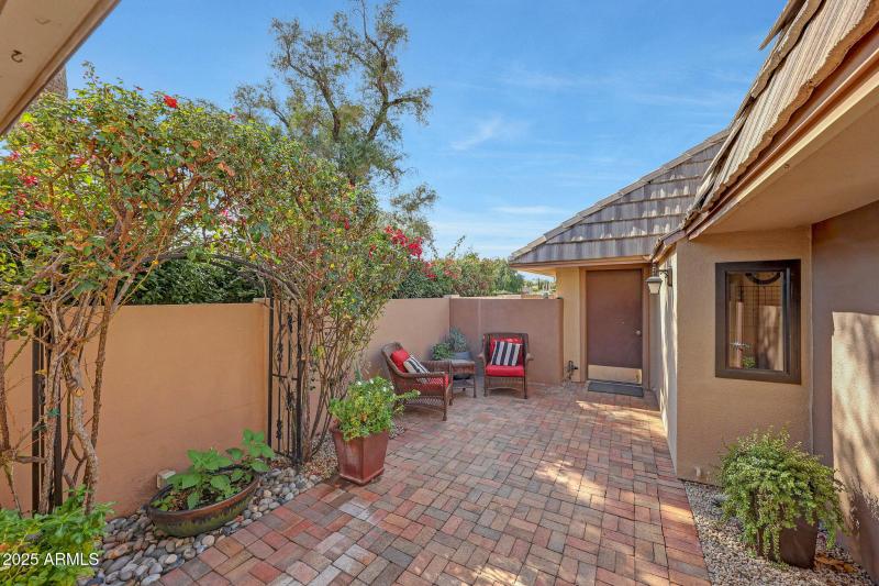 MULTIPLE Charming Patios