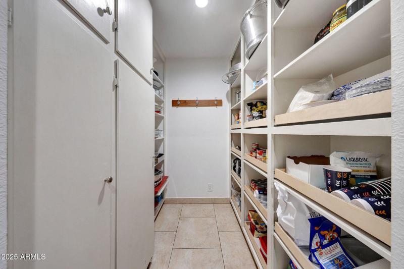 Walk-in Pantry