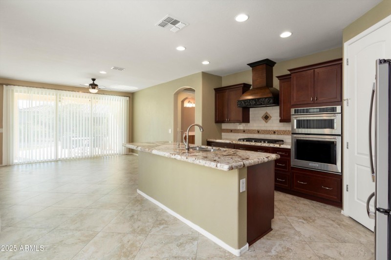 02-26735 W Oraibi Dr