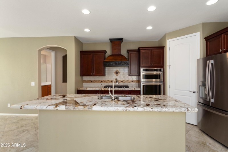 03-26735 W Oraibi Dr