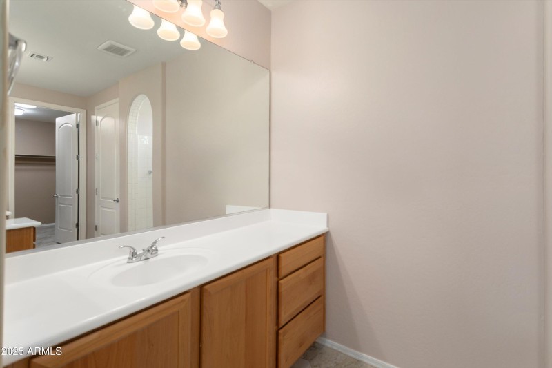 07-26735 W Oraibi Dr