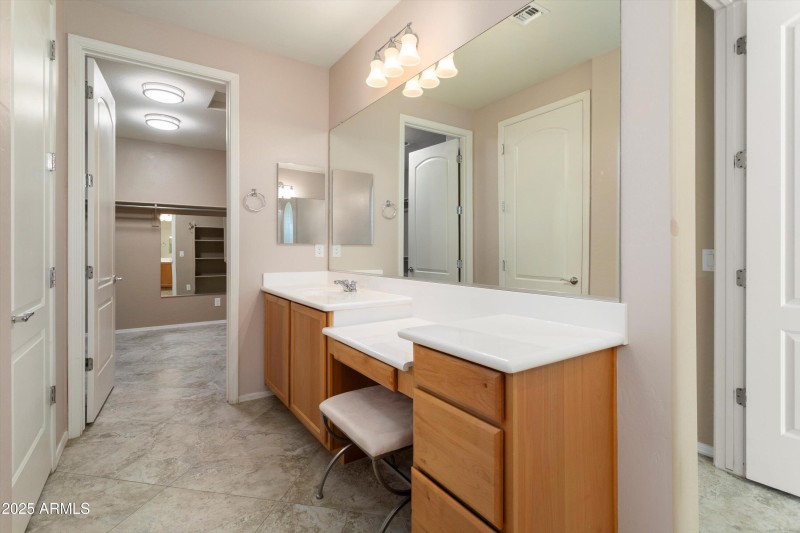 08-26735 W Oraibi Dr