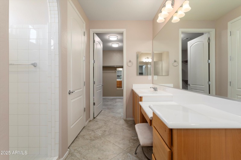 09-26735 W Oraibi Dr