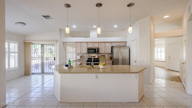 Kitchen & Breakfast Nook