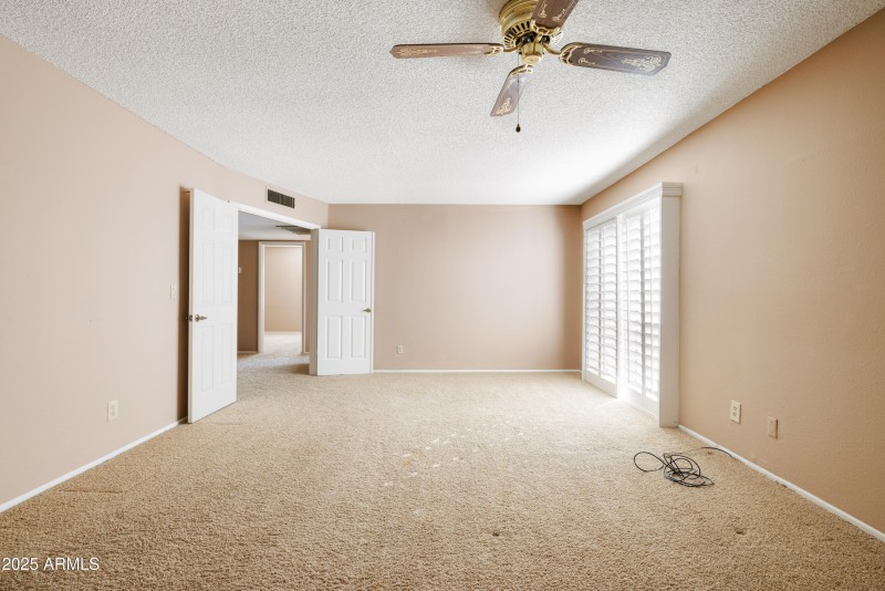 Primary_Bedroom_Photo_2