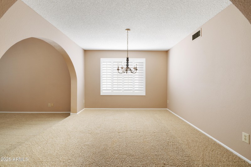 Formal_Dining_Room_Photo_1