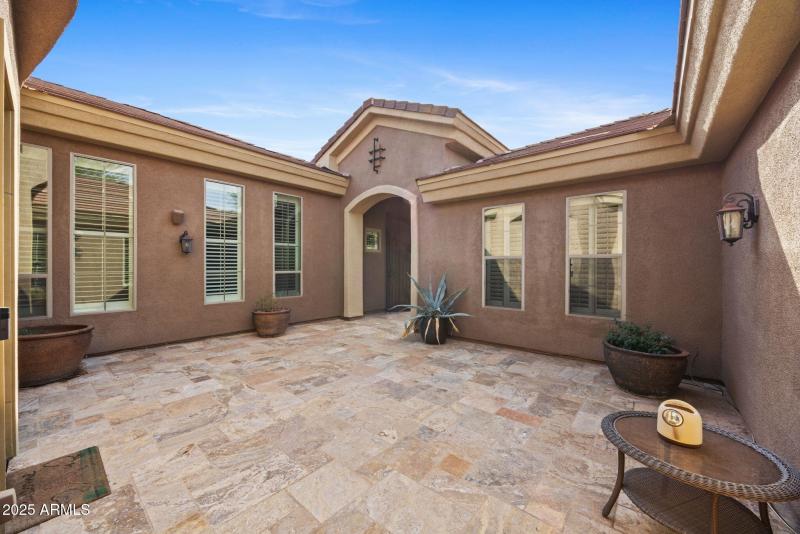 2424 W Shinnecock Ct