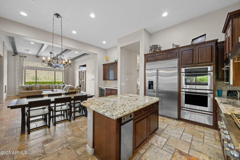 2424 W Shinnecock Ct