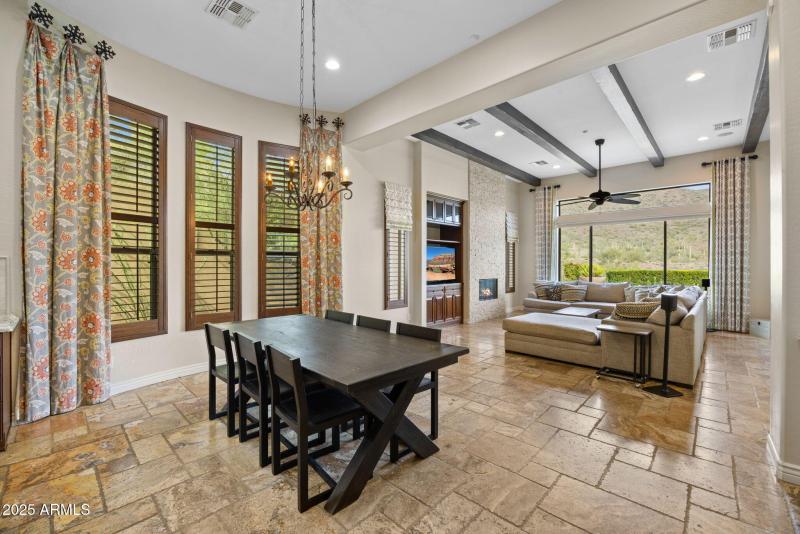 2424 W Shinnecock Ct