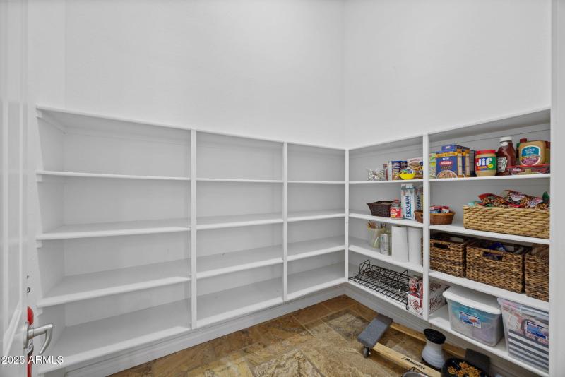 2424 W Shinnecock Ct