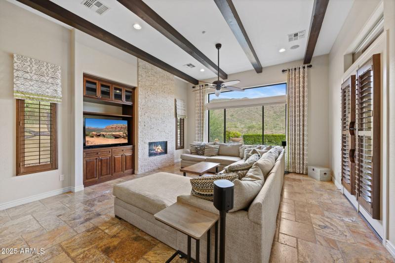 2424 W Shinnecock Ct