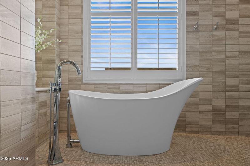 2424 W Shinnecock Ct