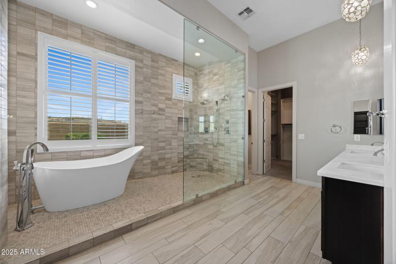 2424 W Shinnecock Ct