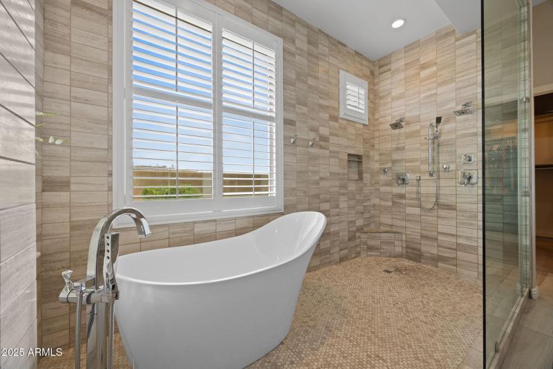 2424 W Shinnecock Ct