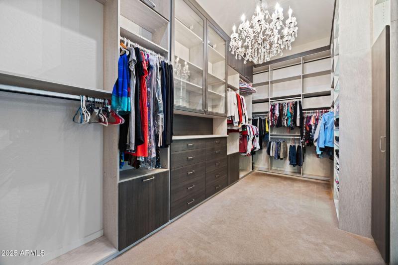 2424 W Shinnecock Ct