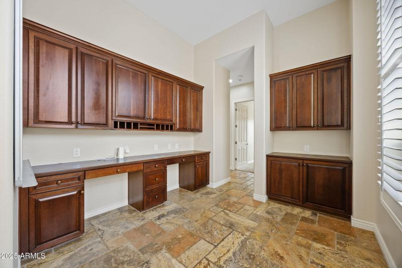 2424 W Shinnecock Ct