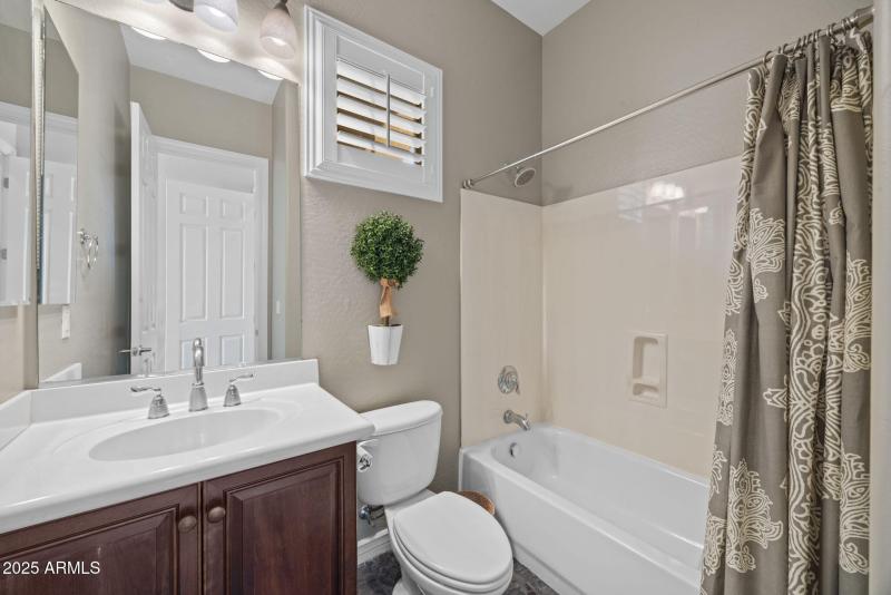 2424 W Shinnecock Ct