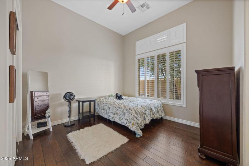 2424 W Shinnecock Ct