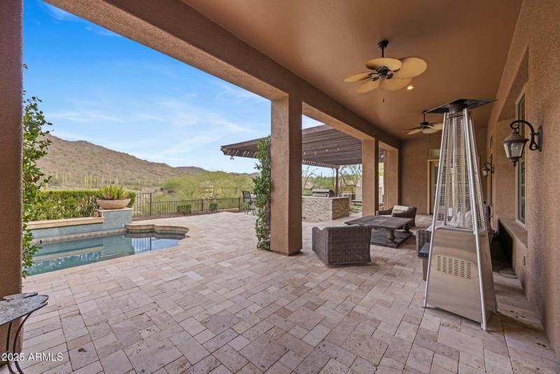 2424 W Shinnecock Ct