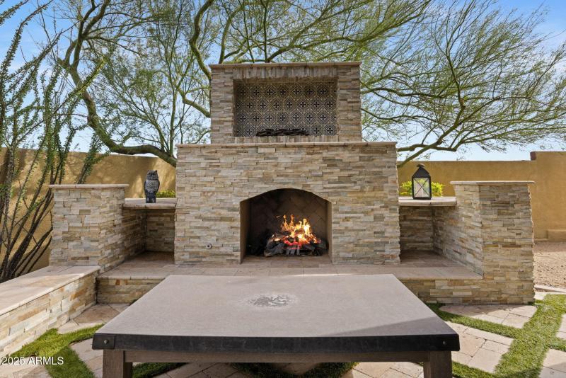 2424 W Shinnecock Ct