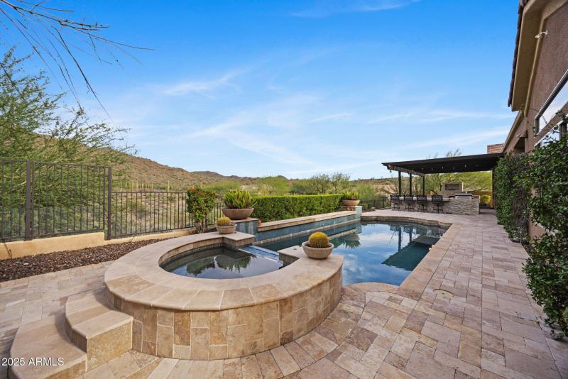 2424 W Shinnecock Ct