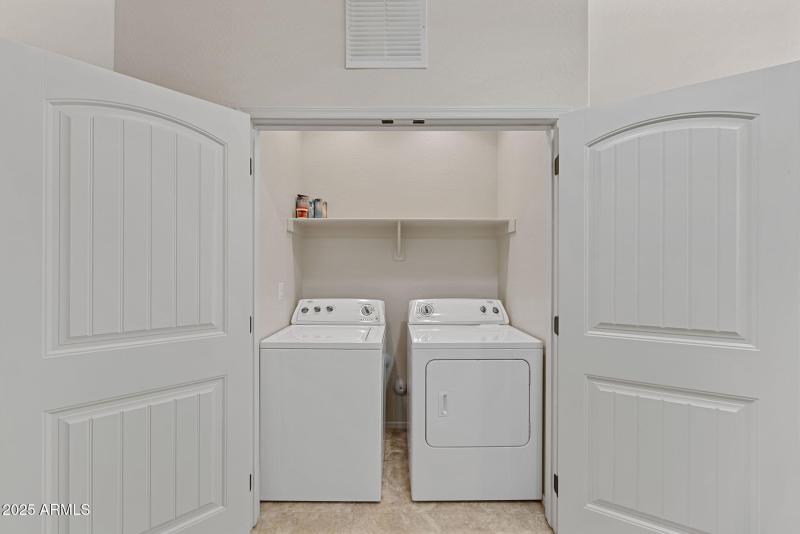 Washer & Dryer Included!
