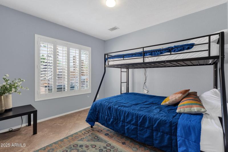 25-web-or-mls-2617-s-athena