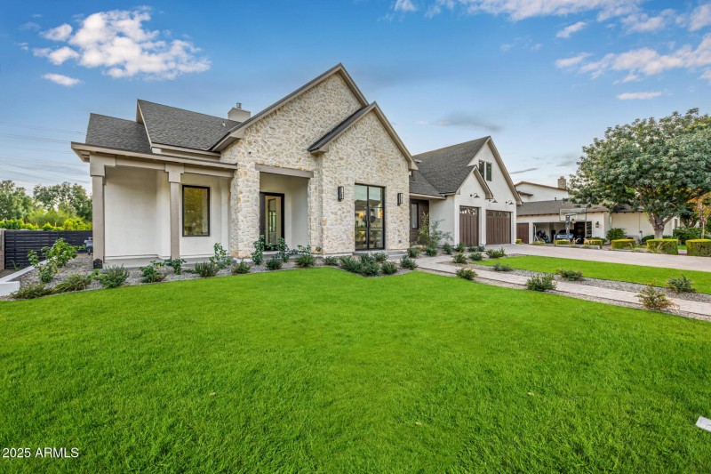 10 - Del Paisano Calle