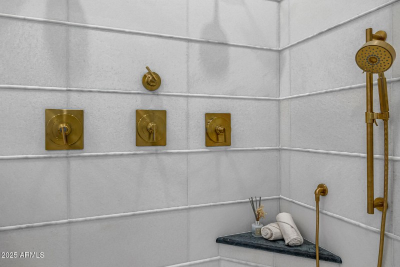 38 - Del Paisano Calle