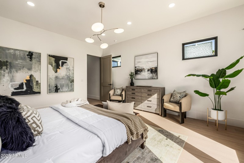 35 - Del Paisano Calle