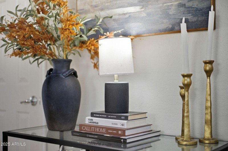 14-web-or-mls-36153 W Merced St-14