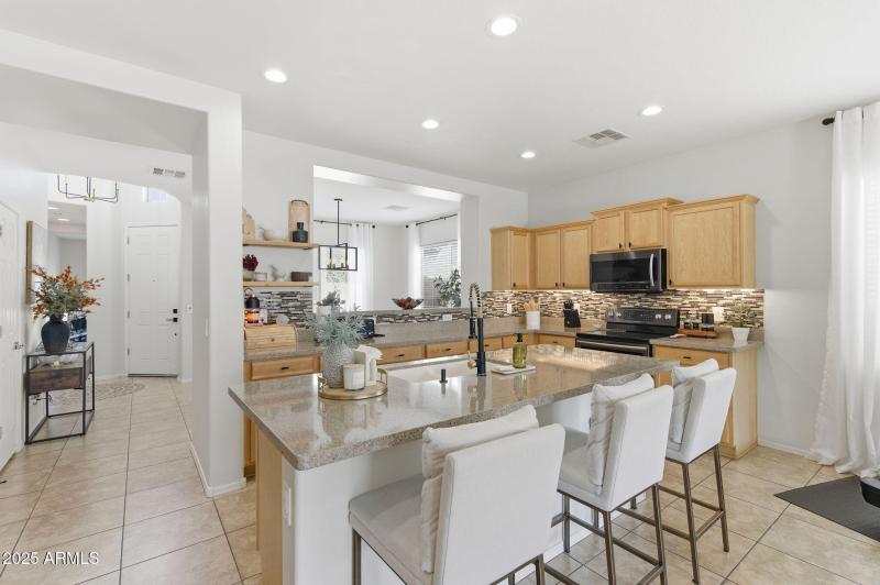 20-web-or-mls-36153 W Merced St-20