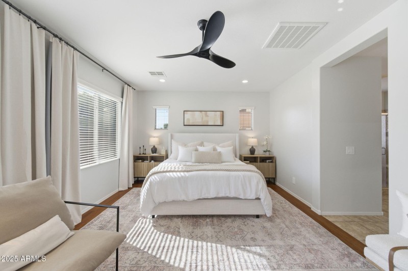 32-web-or-mls-36153 W Merced St-32