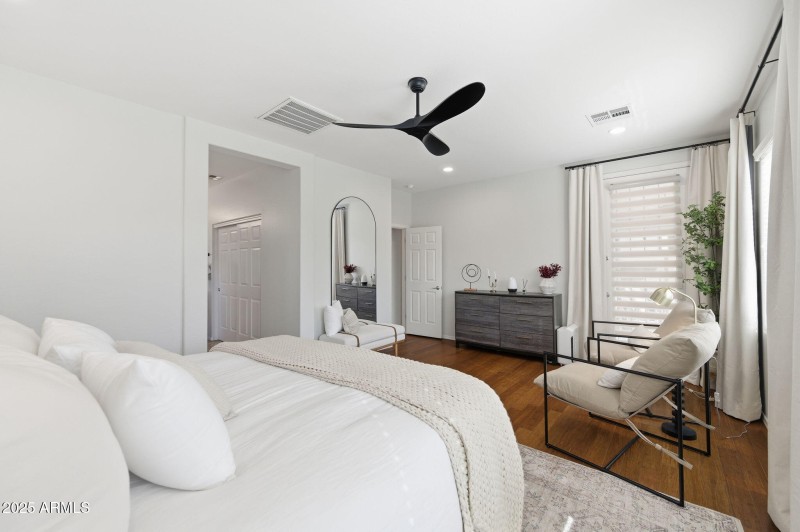 33-web-or-mls-36153 W Merced St-33