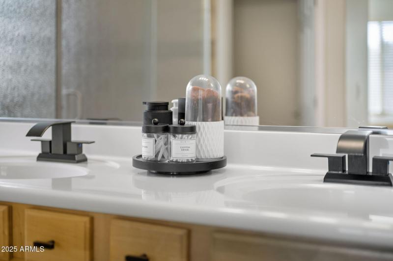 36-web-or-mls-36153 W Merced St-36