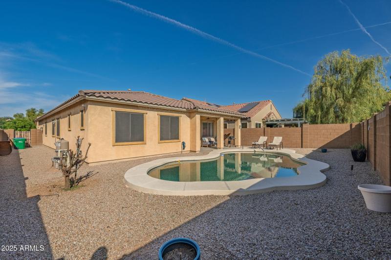 47-web-or-mls-36153 W Merced St-47