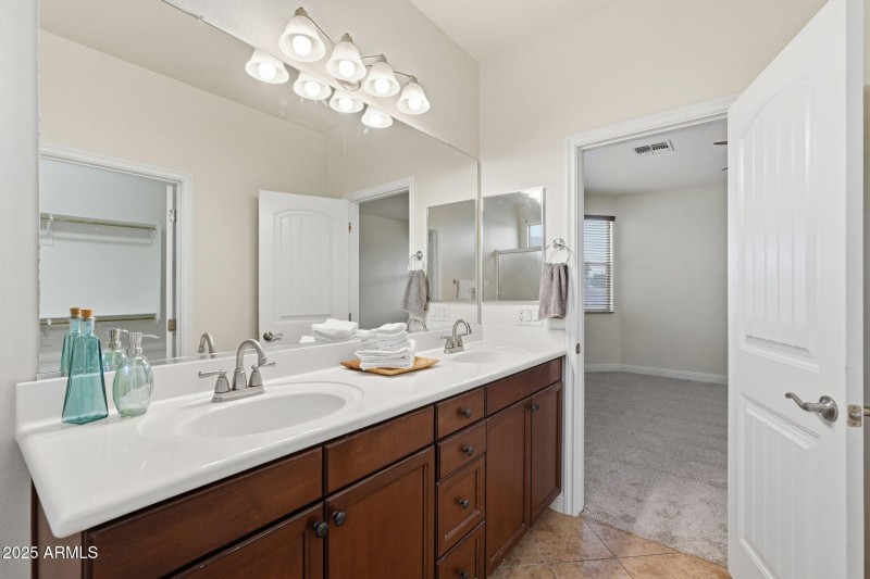 Master bath dual sinks